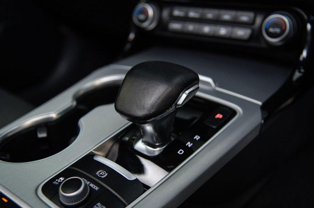 Used Kia Stinger 2019 for sale - 76356860: Photo 15