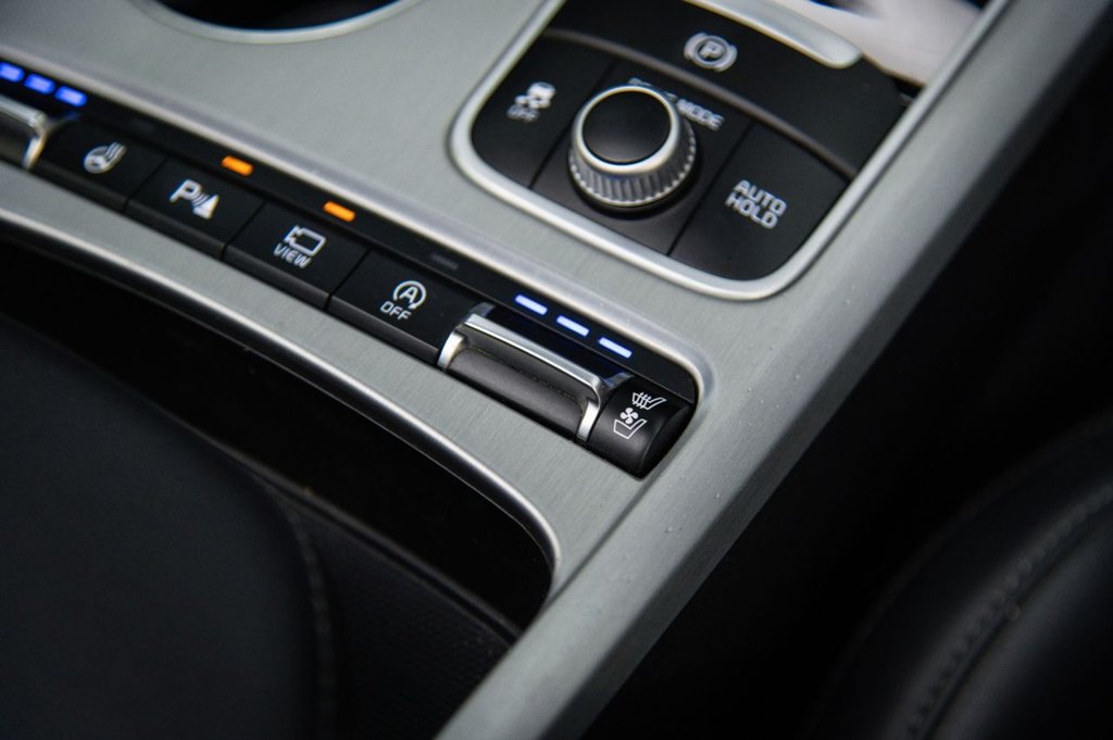 Used Kia Stinger 2019 for sale - 76356860: Photo 21