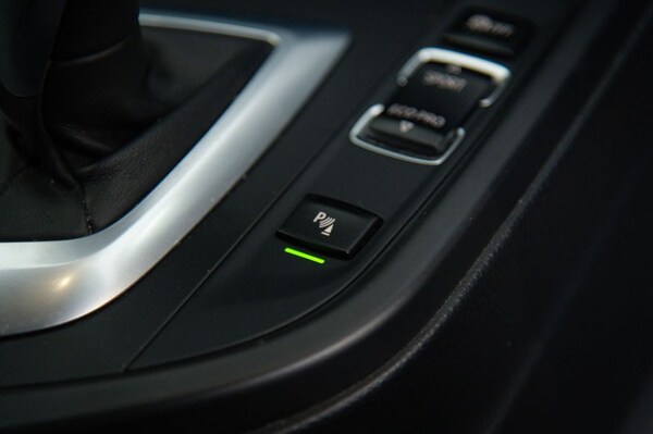 Used BMW 3 Series 2012 for sale - 76023809: Photo 22