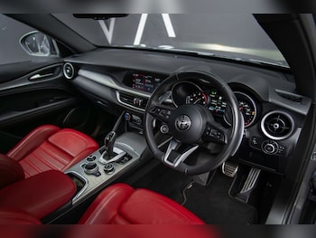 Used Alfa Romeo Stelvio 2022 for sale - 76430410: Photo