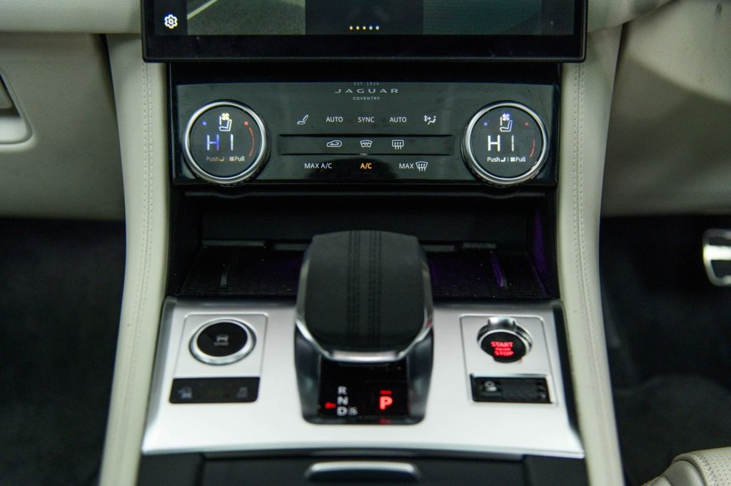 Used Jaguar F-Pace 2022 for sale - 76642564: Photo 15