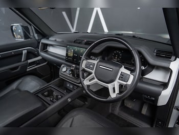 Used Land Rover Defender 2024 for sale - 76582818: Photo