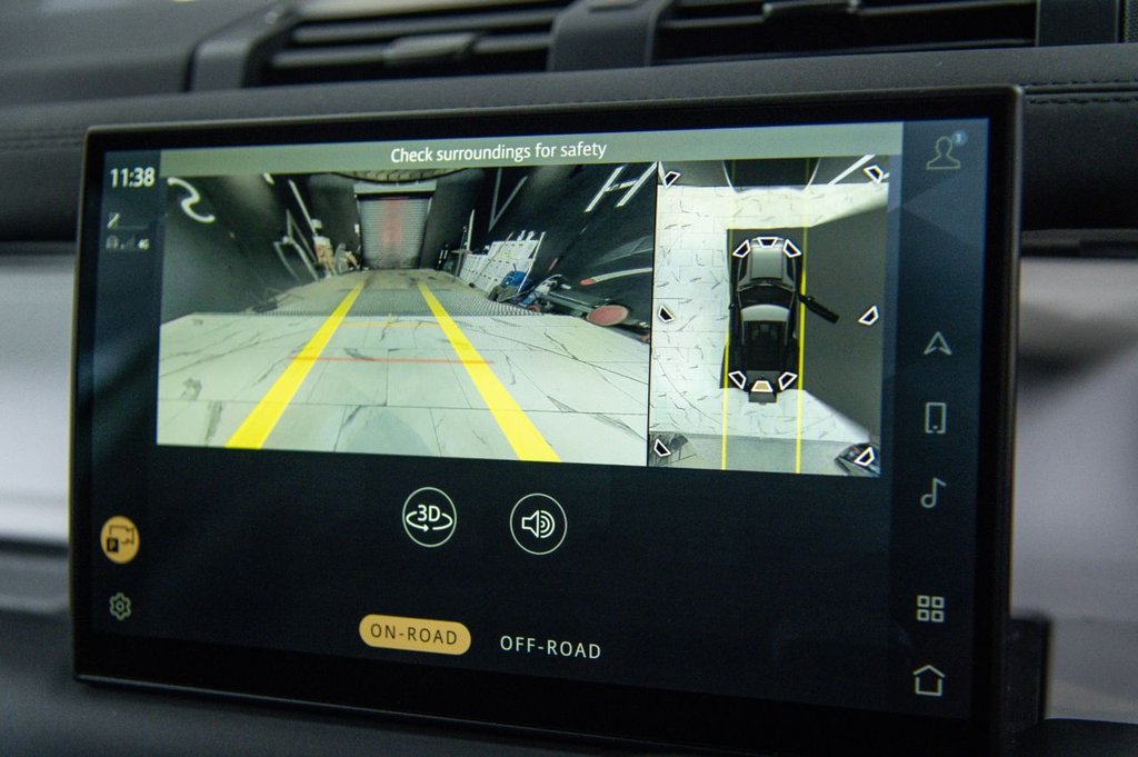 Used Land Rover Defender 2024 for sale - 76582818: Photo 32