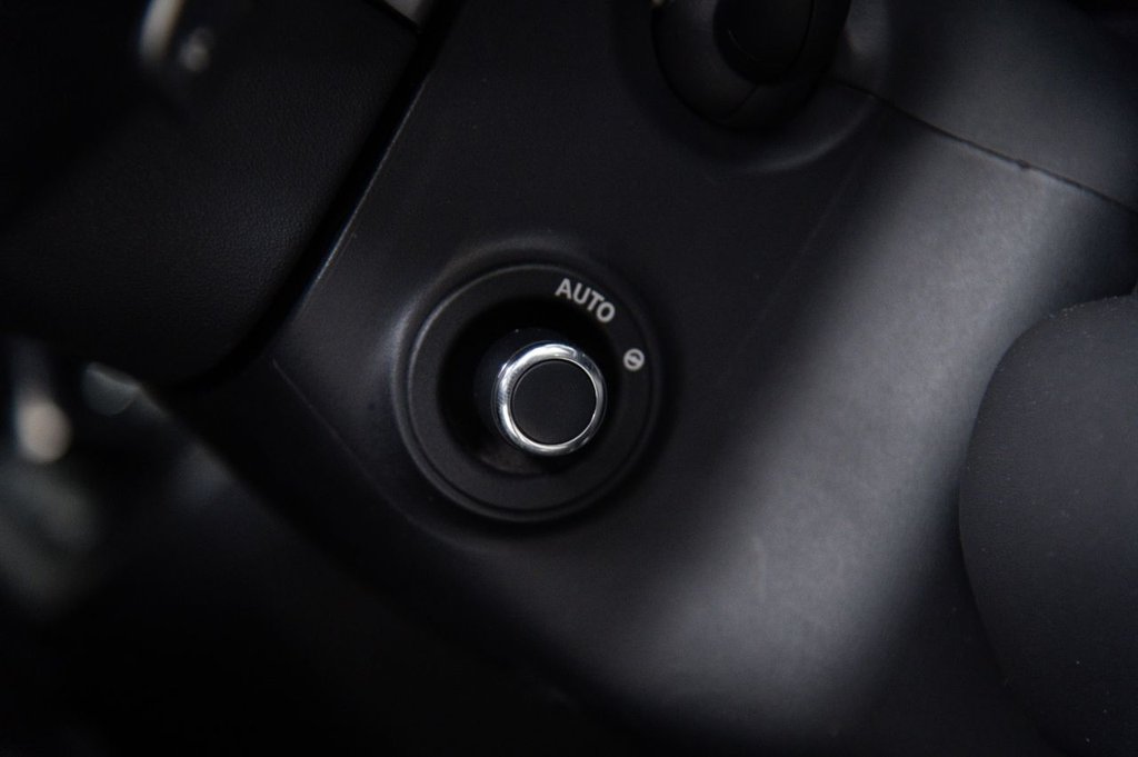 Used Land Rover Defender 2024 for sale - 76582818: Photo 46