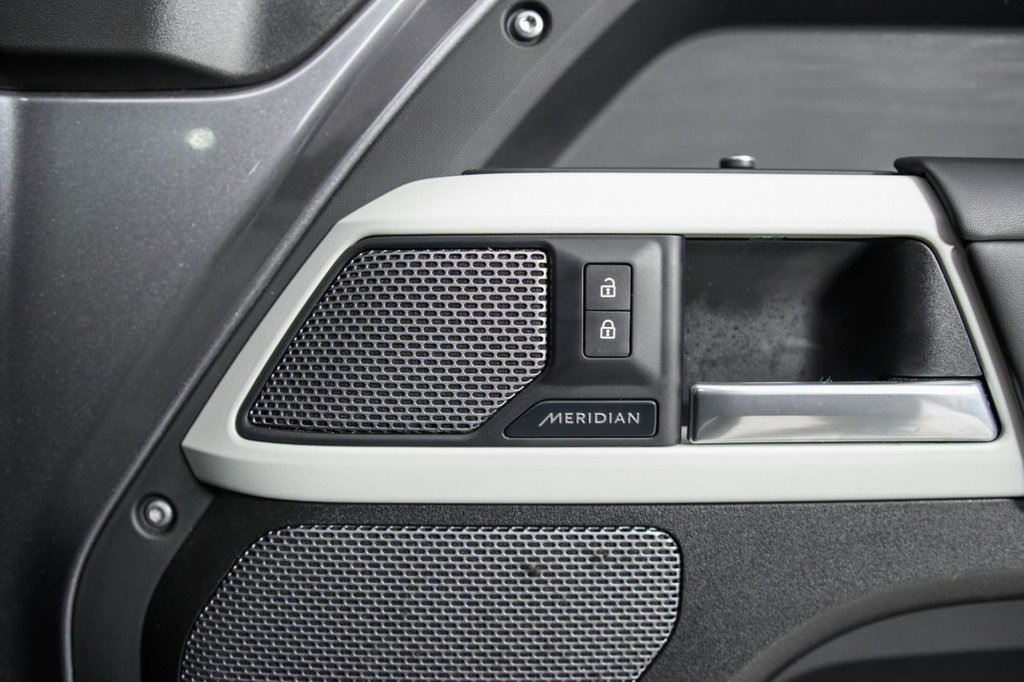 Used Land Rover Defender 2020 for sale - 77672750: Photo 36