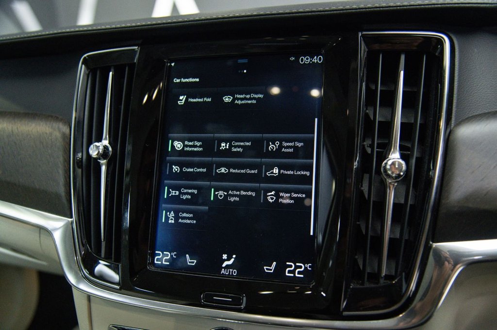 Used Volvo V90 Cross Country 2019 for sale - 76333741: Photo 22