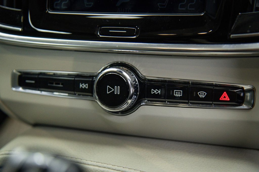 Used Volvo V90 Cross Country 2019 for sale - 76333741: Photo 28