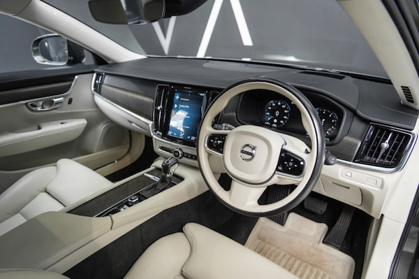 Used Volvo V90 2019 for sale - 76333741: Photo 2