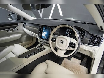 Used Volvo V90 2019 for sale - 76333741: Photo