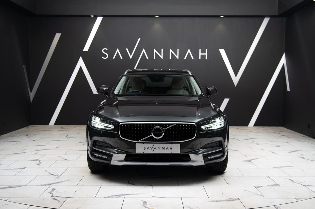 Used Volvo V90 Cross Country 2019 for sale - 76333741: Photo 3