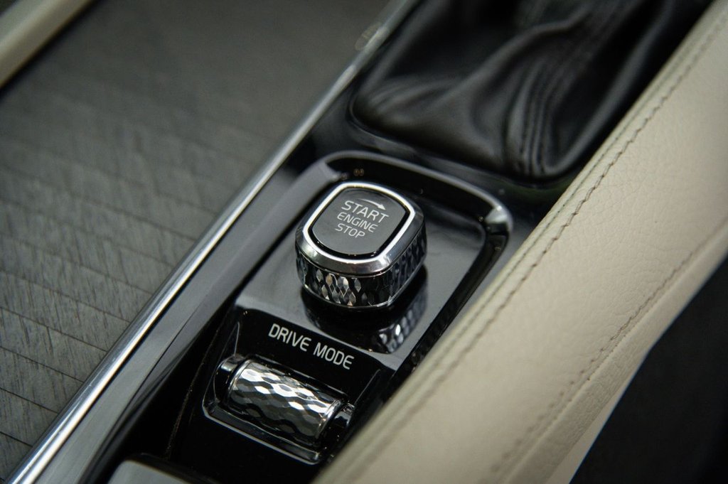 Used Volvo V90 Cross Country 2019 for sale - 76333741: Photo 32