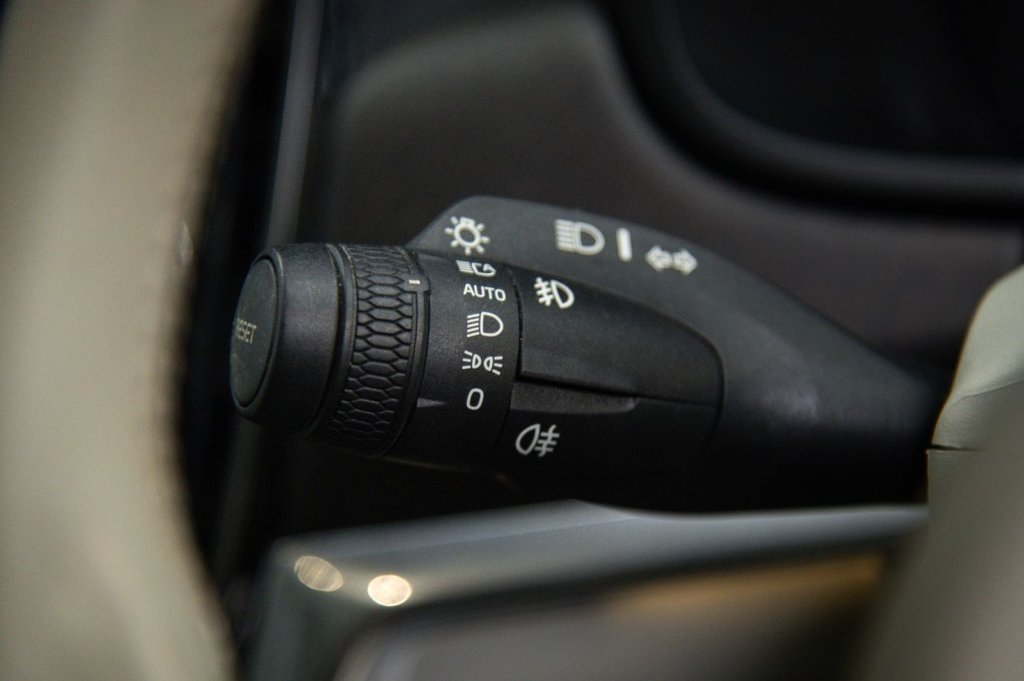 Used Volvo V90 Cross Country 2019 for sale - 76333741: Photo 35