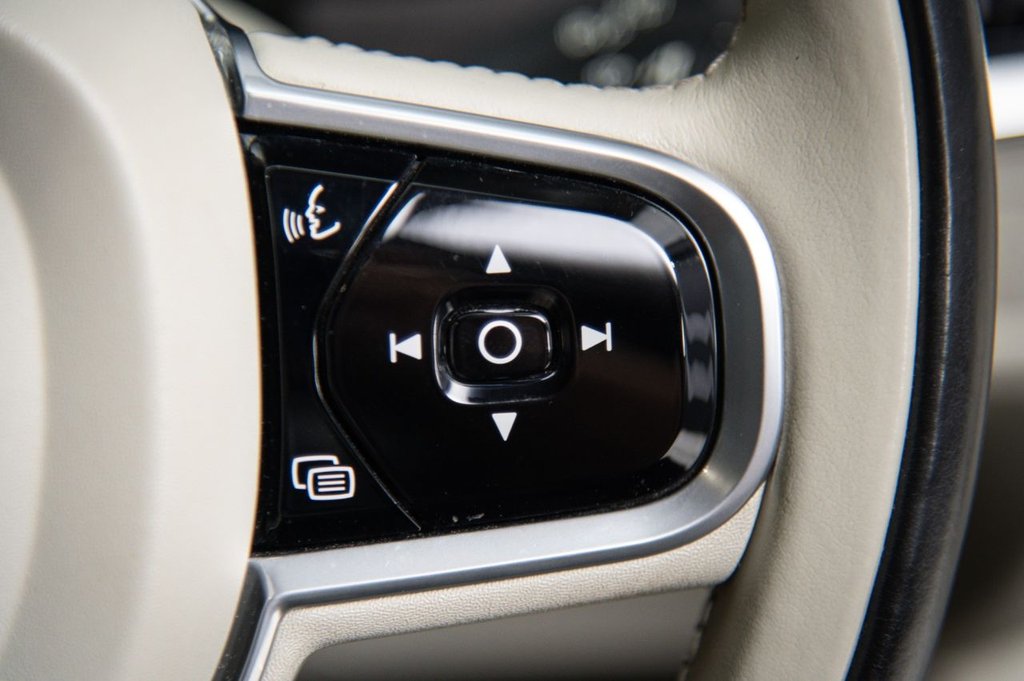 Used Volvo V90 Cross Country 2019 for sale - 76333741: Photo 37