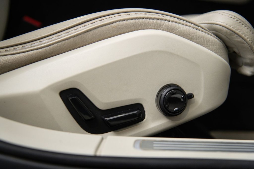 Used Volvo V90 Cross Country 2019 for sale - 76333741: Photo 41