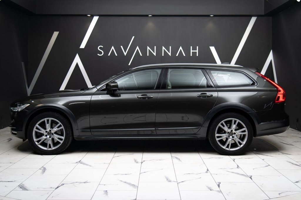 Used Volvo V90 Cross Country 2019 for sale - 76333741: Photo 5