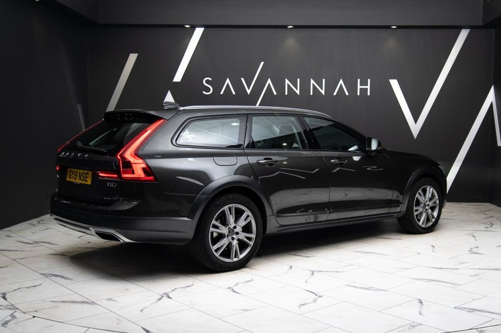 Used Volvo V90 Cross Country 2019 for sale - 76333741: Photo 8