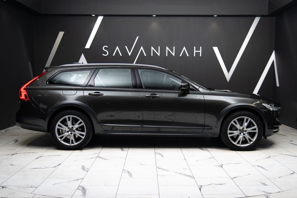 Used Volvo V90 Cross Country 2019 for sale - 76333741: Photo 9