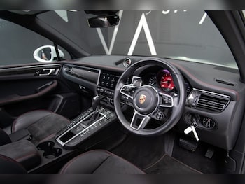 Used Porsche Macan 2020 for sale - 75923842: Photo