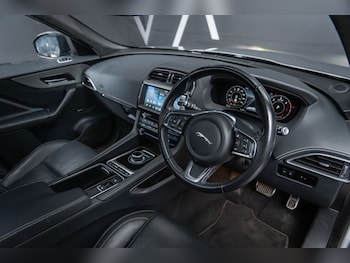 Used Jaguar F-Pace 2020 for sale - 76617441: Photo