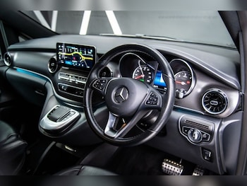 Used Mercedes-Benz V-Class 2023 for sale - 75265028: Photo
