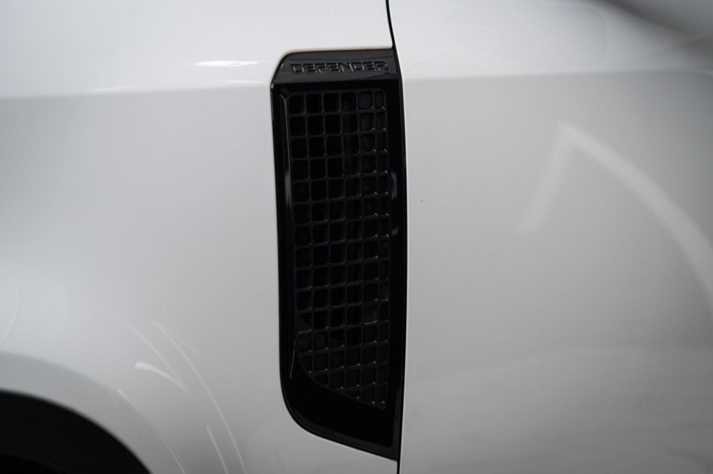 Used Land Rover Defender 2024 for sale - 76535942: Photo 15