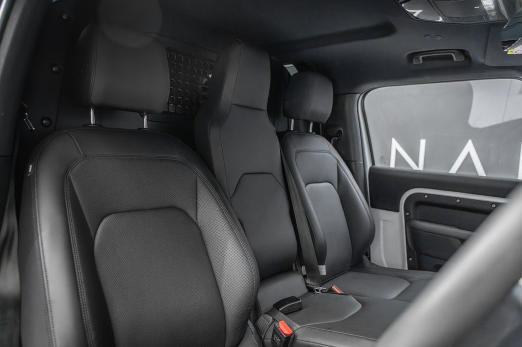 Used Land Rover Defender 2024 for sale - 76535942: Photo 17