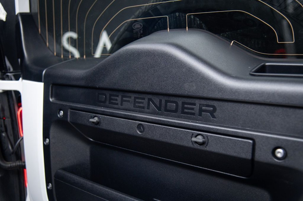Used Land Rover Defender 2024 for sale - 76535942: Photo 18