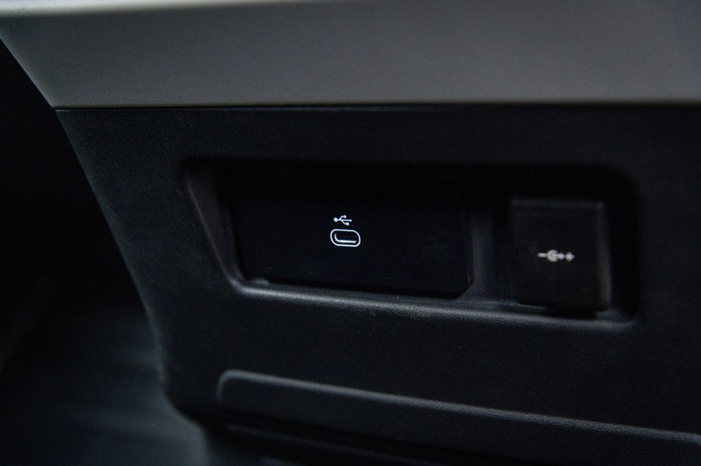 Used Land Rover Defender 2024 for sale - 76535942: Photo 19