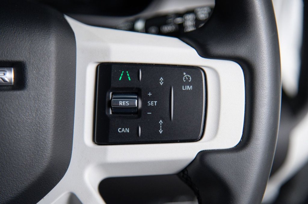 Used Land Rover Defender 2024 for sale - 76535942: Photo 28