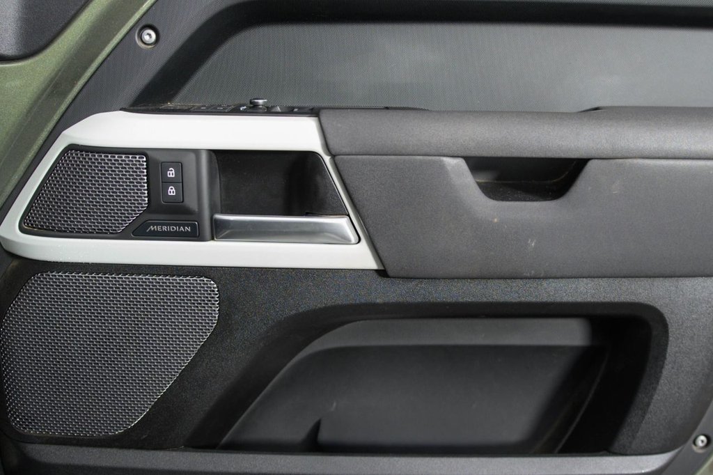 Used Land Rover Defender 2022 for sale - 77328006: Photo 31