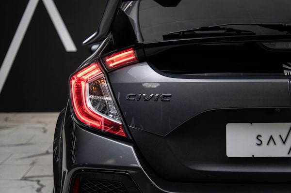 Used Honda Civic 2018 for sale - 76118874: Photo 11