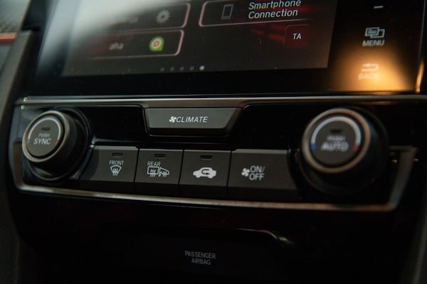 Used Honda Civic 2018 for sale - 76118874: Photo 27