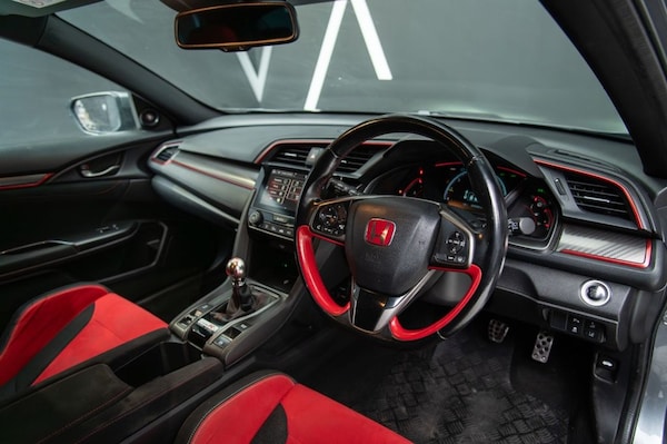 Used Honda Civic 2018 for sale - 76118874: Photo 2