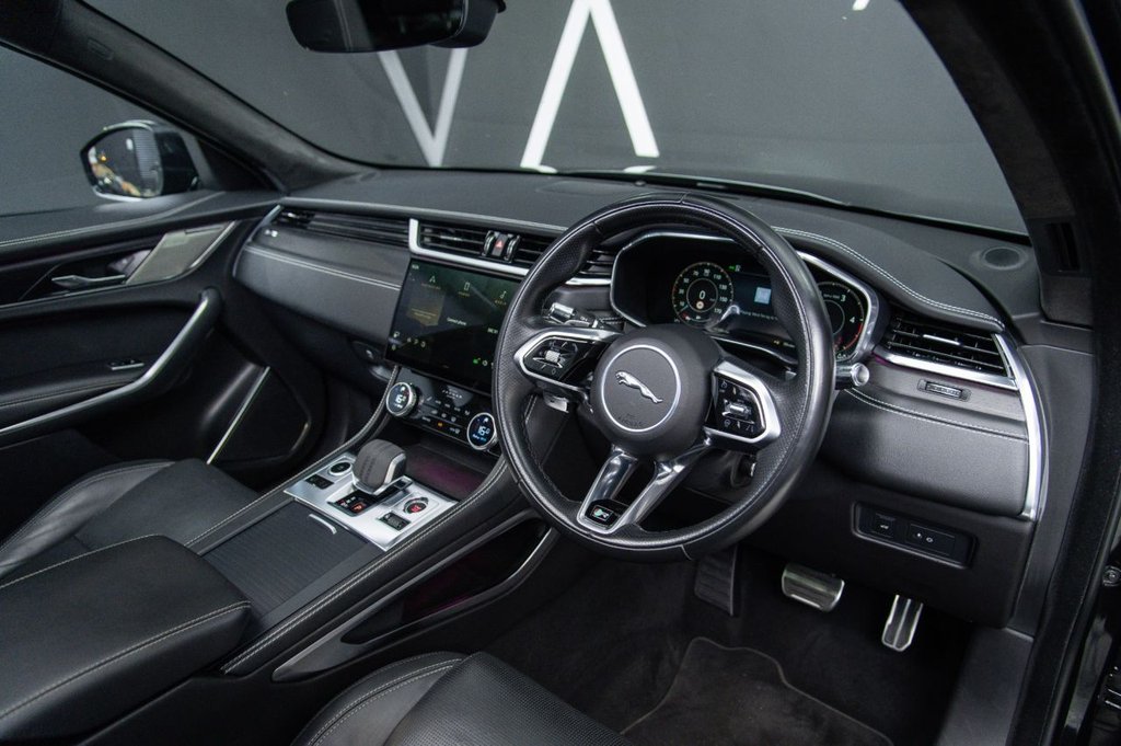 Used Jaguar F-Pace 2022 for sale - 76333615: Photo 2