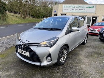 Used Toyota Yaris 2015 for sale - 77342374: Photo
