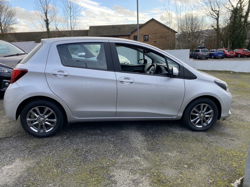 Used Toyota Yaris 2015 for sale - 77342374: Photo 4