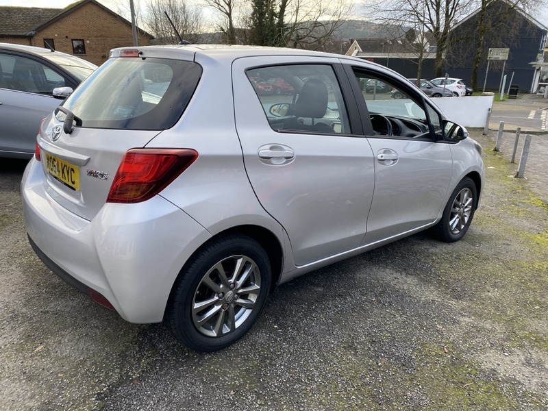 Used Toyota Yaris 2015 for sale - 77342374: Photo 6