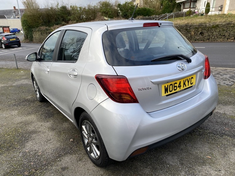 Used Toyota Yaris 2015 for sale - 77342374: Photo 8
