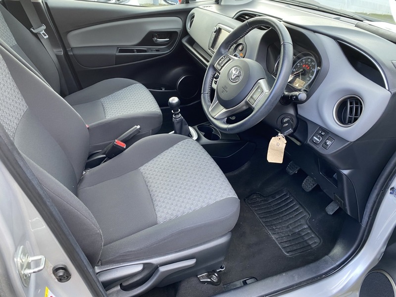 Used Toyota Yaris 2015 for sale - 77342374: Photo 9