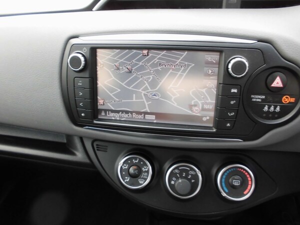 Used Toyota Yaris 2015 for sale - 74460302: Photo 17