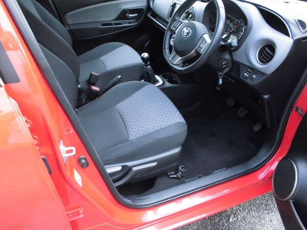 Used Toyota Yaris 2015 for sale - 74460302: Photo 9