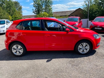 Used Volkswagen Polo 2016 for sale - 79482574: Photo