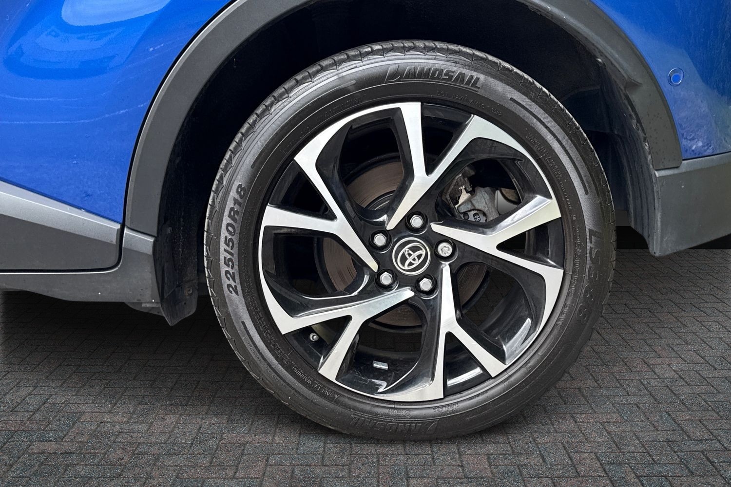 Used Toyota C-HR 2020 for sale - 76717011: Photo 5