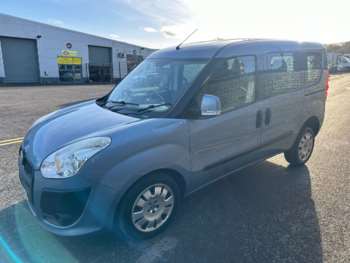 2014 (64) - DISABLED VEHICLE WHEELCHAIR ACCESS WINCH ETC LOW MILES SUPERB DRIVE 5-Door