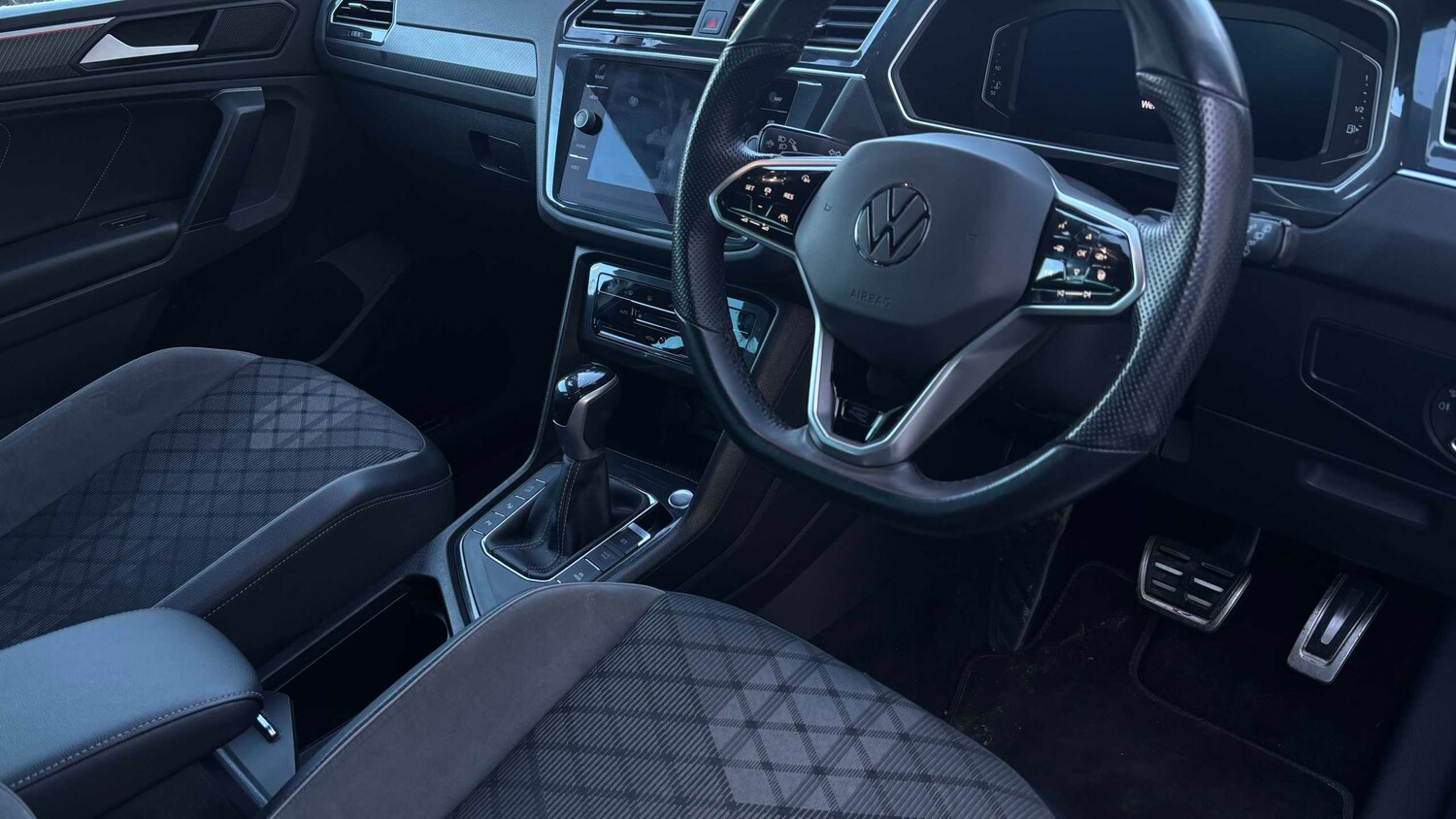 Used Volkswagen Tiguan 2021 for sale - 77857344: Photo 10