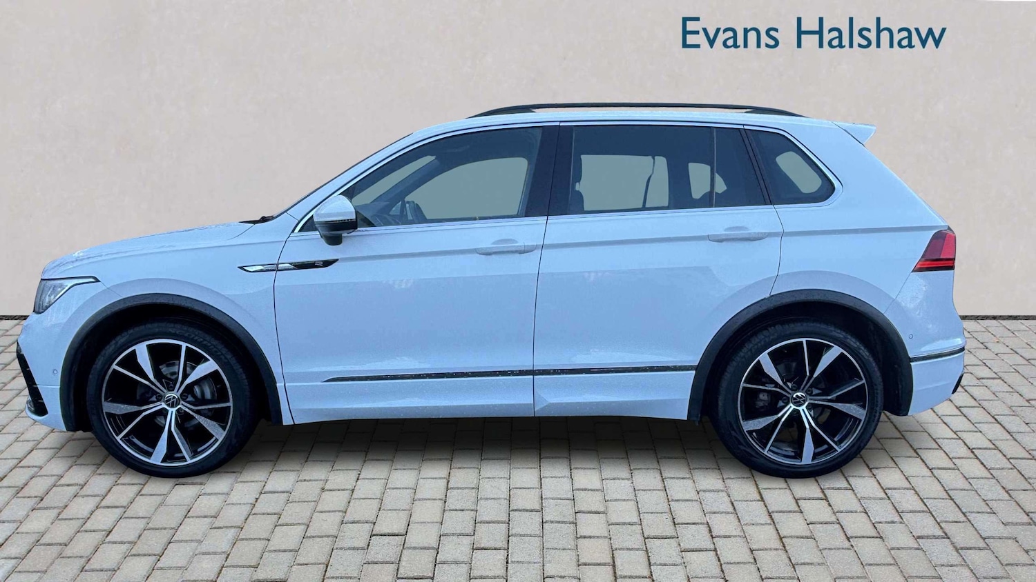 Used Volkswagen Tiguan 2021 for sale - 77857344: Photo 3