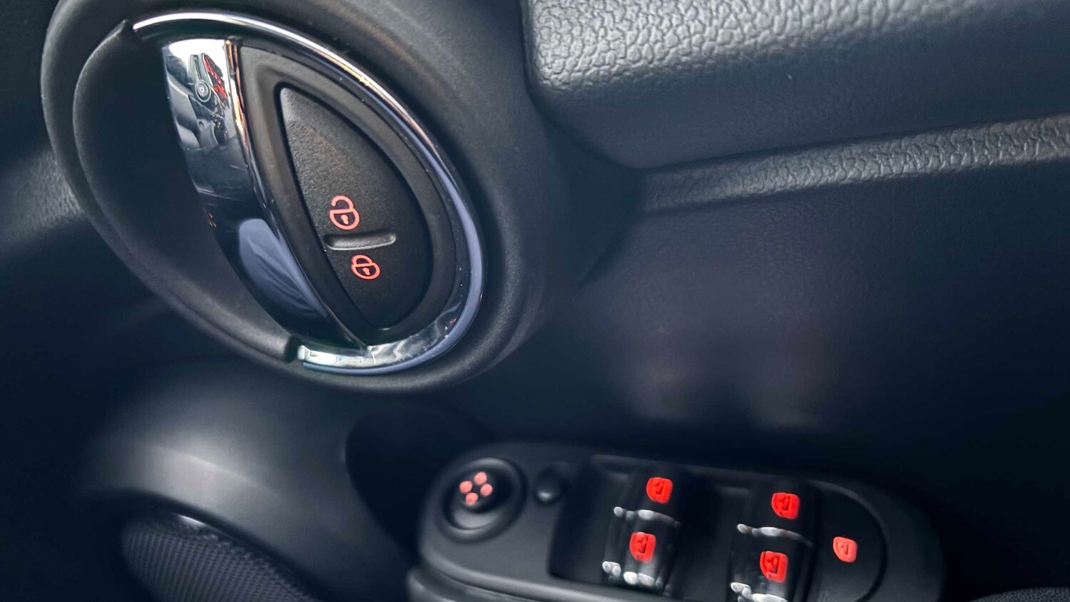 Used MINI Hatch 2018 for sale - 77857694: Photo 21