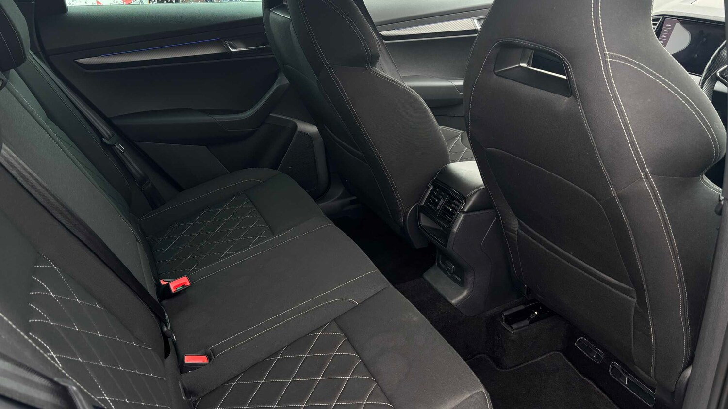 Used Skoda Karoq 2024 for sale - 77942983: Photo 15