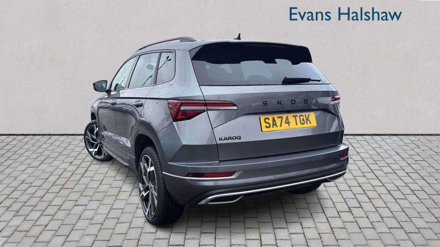 Used Skoda Karoq 2024 for sale - 77942983: Photo 2