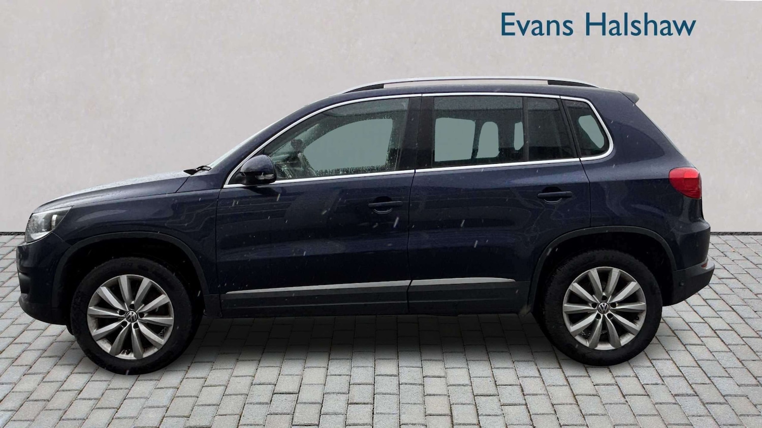 Used Volkswagen Tiguan 2015 for sale - 77857619: Photo 4